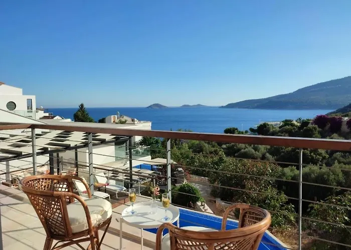 Ship Ahoy Villa *